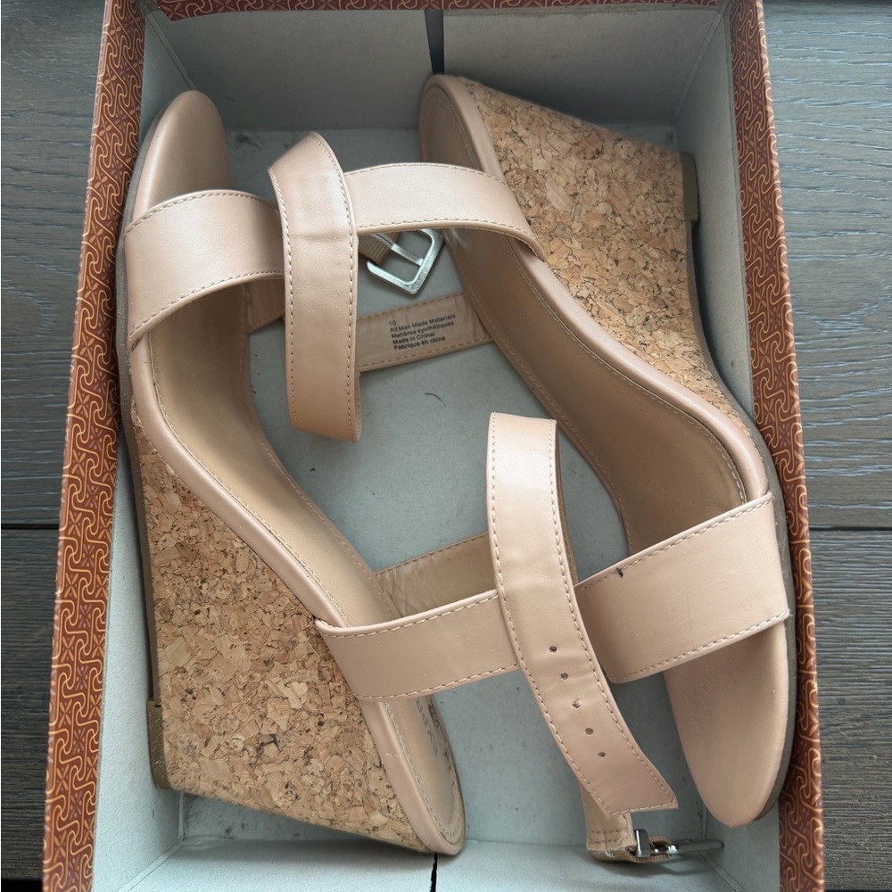 Elegant Tan Wedge Sandals